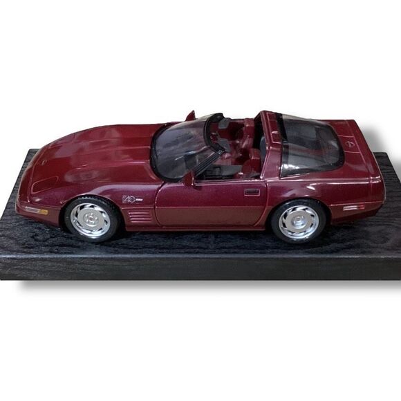 Maisto Special Edition Chevrolet Corvette ZE-1 1992 1:18 - Picture 9 of 11
